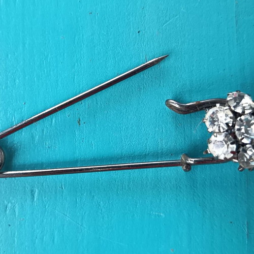 Vintage brooch 7cm with clear rhinestones, like new