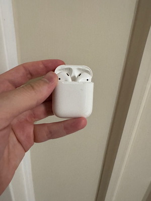 Безжични слушалки Apple 2nd generation употребявани