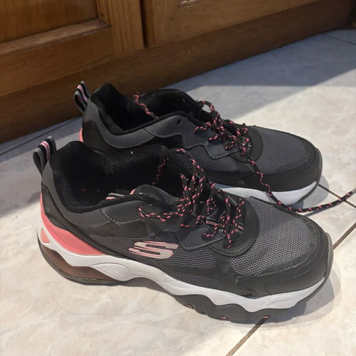 Skechers women's athletic shoes like new, size 40, black and pink
