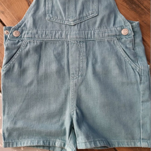 Zara βρεφικό σορτς τζιν με τιράντες σαν καινούργιο, μέγεθος 18-24 μηνών