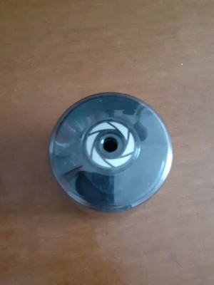 Electric sharpener used with AA batteries