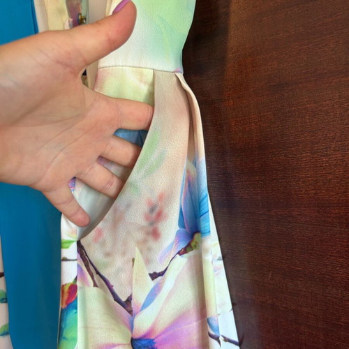 Unique dress like new, blue and colorful, size L