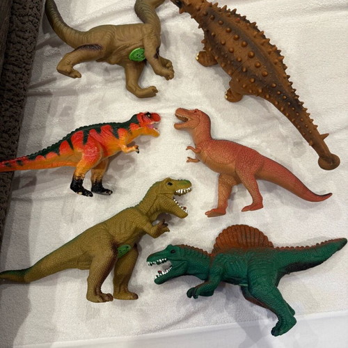 Plastic dinosaurs like new