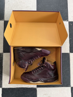 Jordan 5 Premium Bordeaux sneakers used size 43 purple