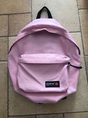 City pink backpack used in very good condition