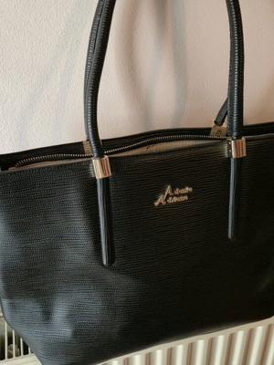 Adonio Adriano leather shoulder bag black like new with gold details