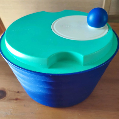 Vintage Tupperware Carousel Salad Bowl 3in1 like new