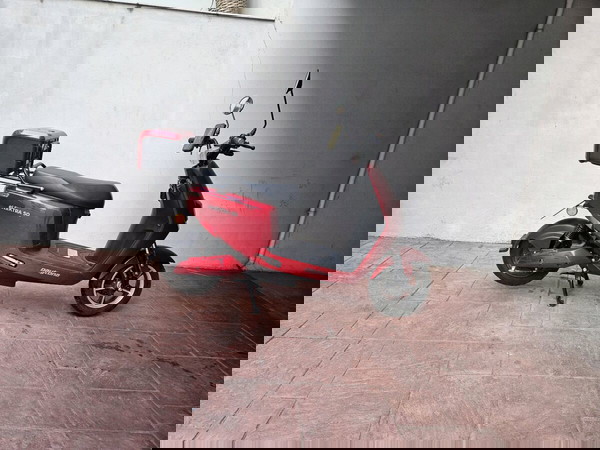 Ηλεκτρικό μηχανακι