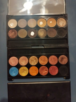 Sleek eyeshadow palettes set used, Au Naturel 601 & Sunset 568