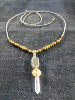 Macrame necklace new with labradorite and metal elements