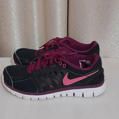 Γυναικεία αθλητικά παπούτσια Nike Flex, μαύρο και φούξια, μέγεθος 40