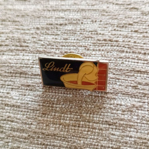 Vintage Metal Chocolate Pins Collection, 6 pcs, 90s brands