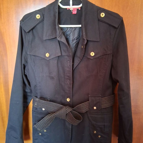 Short fitted black jacket with gold details like new, size 6XL