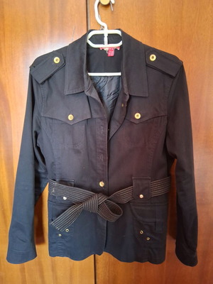 Short fitted black jacket with gold details like new, size 6XL