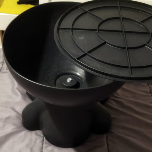 Children's nightstand like new, plastic bear-shaped