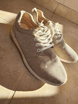 Women's casual shoes like new, size 38, white and gold