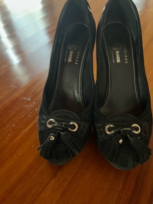Γυναικεία καστόρινα μαύρα παπούτσια Car Shoe μεταχειρισμένα, μέγεθος 36.5
