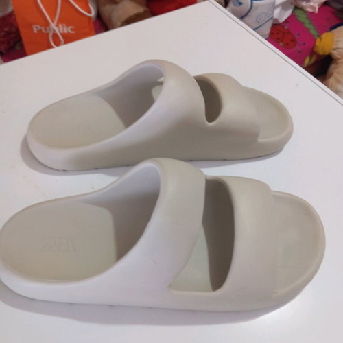Zara sandals size 44 like new