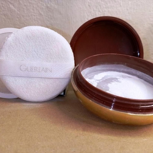 Vintage Les Voilettes powder box by Guerlain used