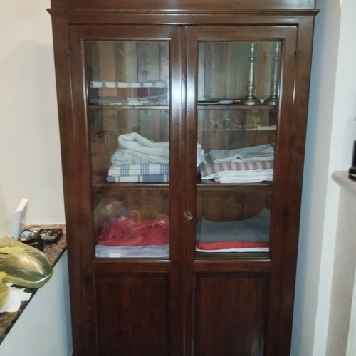 Living room cabinet with glass like new