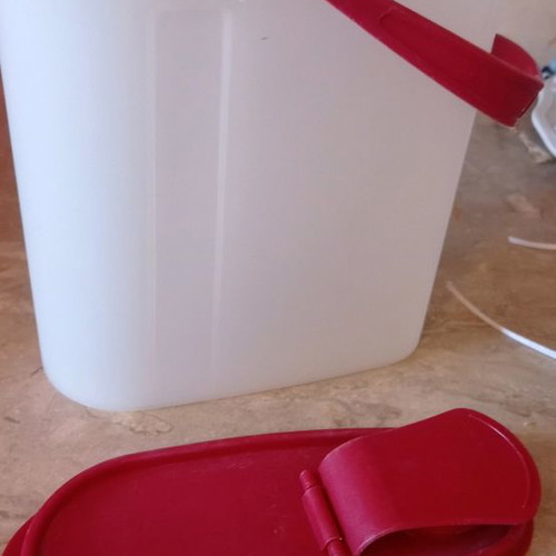 Tupperware classic jug used with red lid