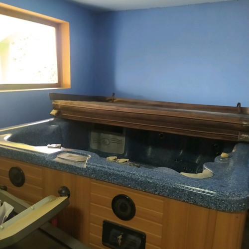 Jacuzzi hydromassage for 7 people like new, indoor and outdoor with cover