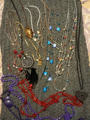 Aigner assorted necklaces used, pack of 13