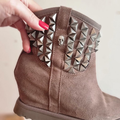 Ash ankle boots like new, leather with fur interior, size 37