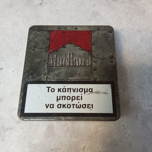 Marlboro vintage collectible tobacco tin 1990s used promo