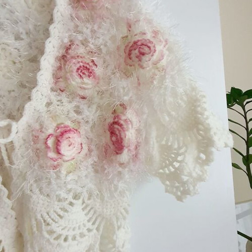 Knitted cardigan with roses new, size S-M, white