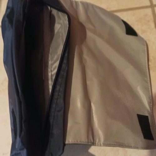 Antonio Banderas toiletry bag new