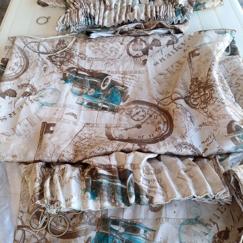 Curtains shading set like new, pack of 2