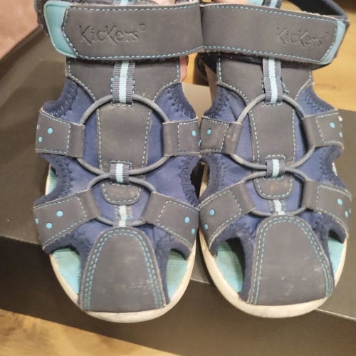 Kickers sandals used boys' size 36 blue