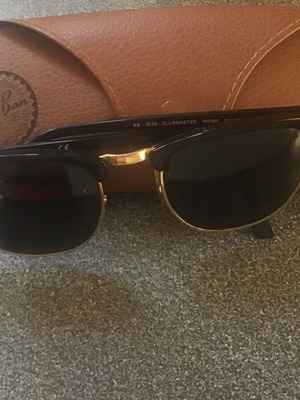 Γυαλιά ηλίου Ray Ban σαν καινούργια, μαύρα