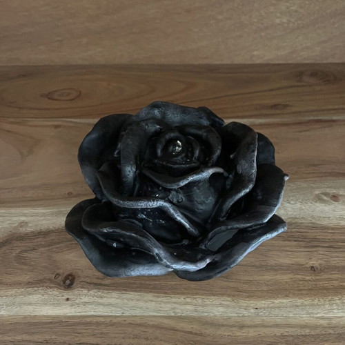 Wax rose candle, black with grey