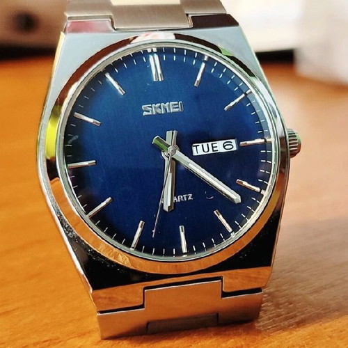 Skmei 70's Style Watch new, men's quartz with integrated bracelet