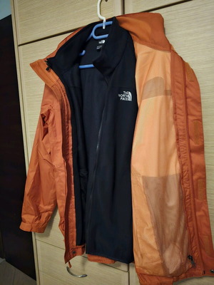 The North Face Triclimate Jacket Small like new, black and orange