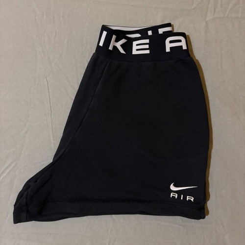 Nike Bermuda shorts like new, black