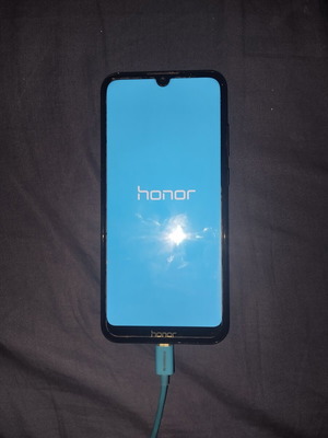 Honor 8a JAT-L29 μεταχειρισμένο με φουσκωμένη μπαταρία και ζημιά στο πίσω μέρος