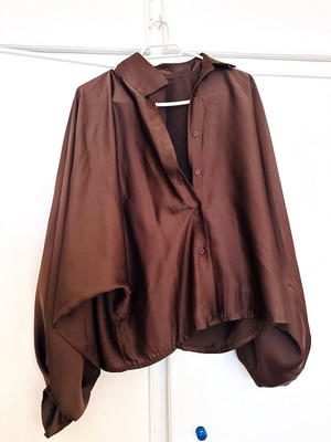 Satin oversized shirt with balloon sleeves like new, brown
