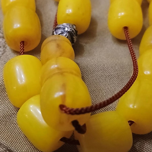 Bakelite Mastic Worry Beads used, 1960s, 18 beads