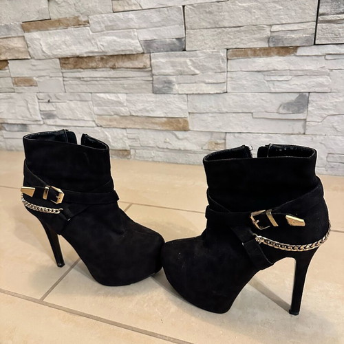 Heels with buckle velvet like new, 12cm heel size 38