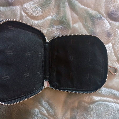 Verde small wallet like new, black