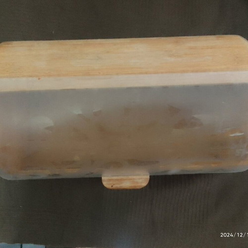 Wooden bread box like new with sandblasted lid