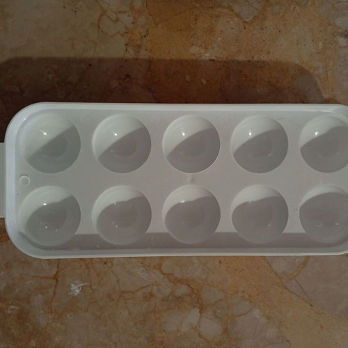 Plastic painting palette new with ten wells