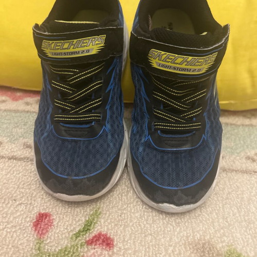 Skechers kids shoes with lights used, blue, size 31