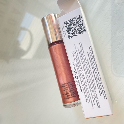 Small Beauty Box new with Iconic London Rose Riot blush and Rose Potion highlighter