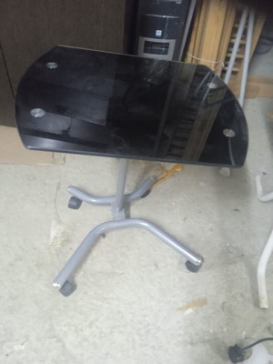 Trapezaki auxiliary table like new