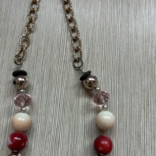 Necklace with red, ecru and pink beads used