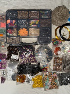 Large jewelry craft supplies bundle like new